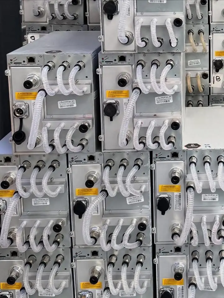 

Bitmain Antminer S21j XP Hyd 495Th/s 5940W Bitcoin-майнер с гидроохлаждением
