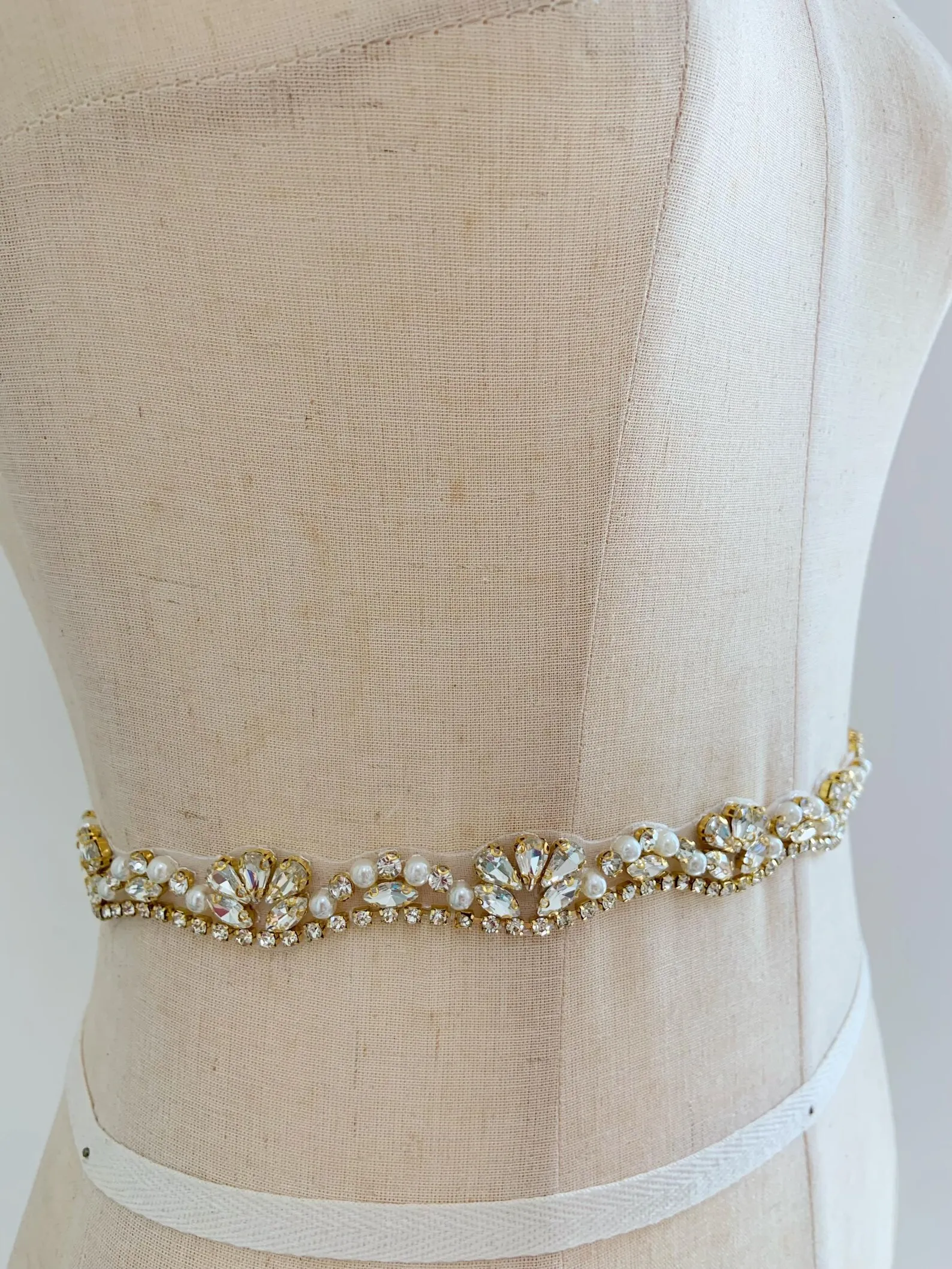Sparkle Gold Rhinestone Trim B - Flower Supplies recension och pris