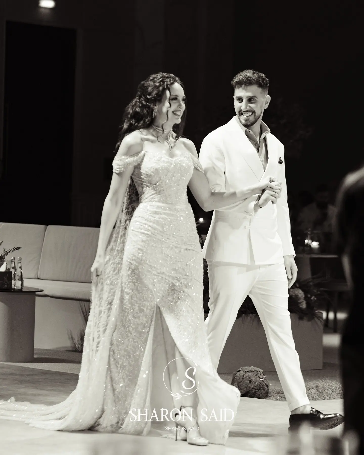 Sharon Said Dubai Champagne Off Schouder Elegante Avondjurk met Cape Pailletten voor Vrouwen Bruiloft Formele Jurk SF395 Aangepast