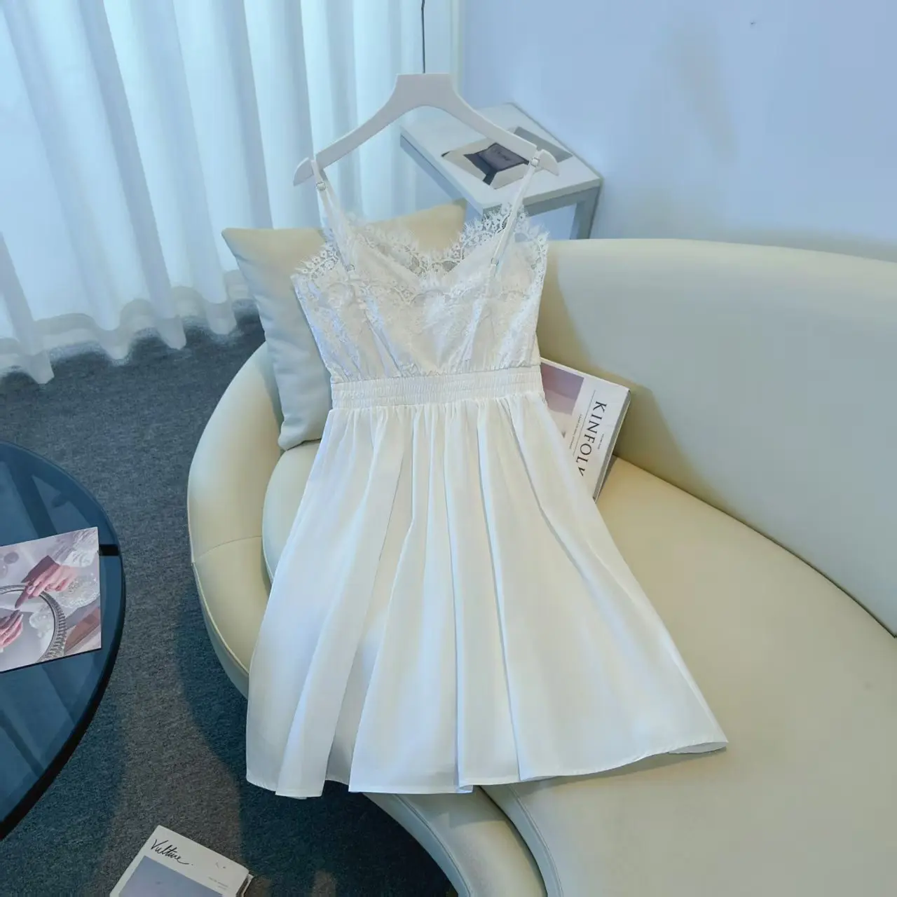 

A Pure Cotton Halter Dress With Lace On The Chest For Ladies