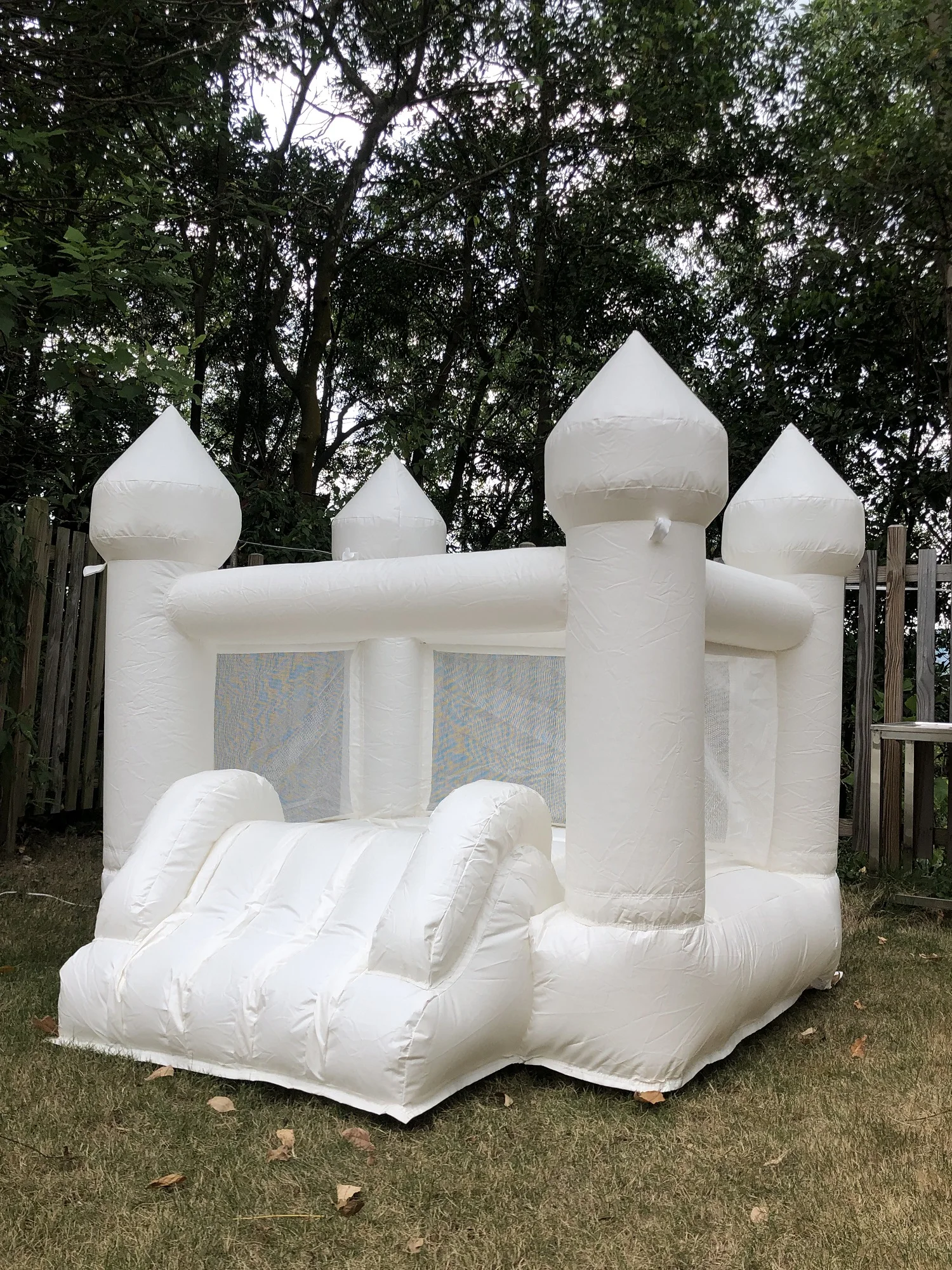 6 stóp nadmuchiwany biały Bounce House PVC dmuchany zamek Bounce House ze zjeżdżalnią na imprezę dla dzieci