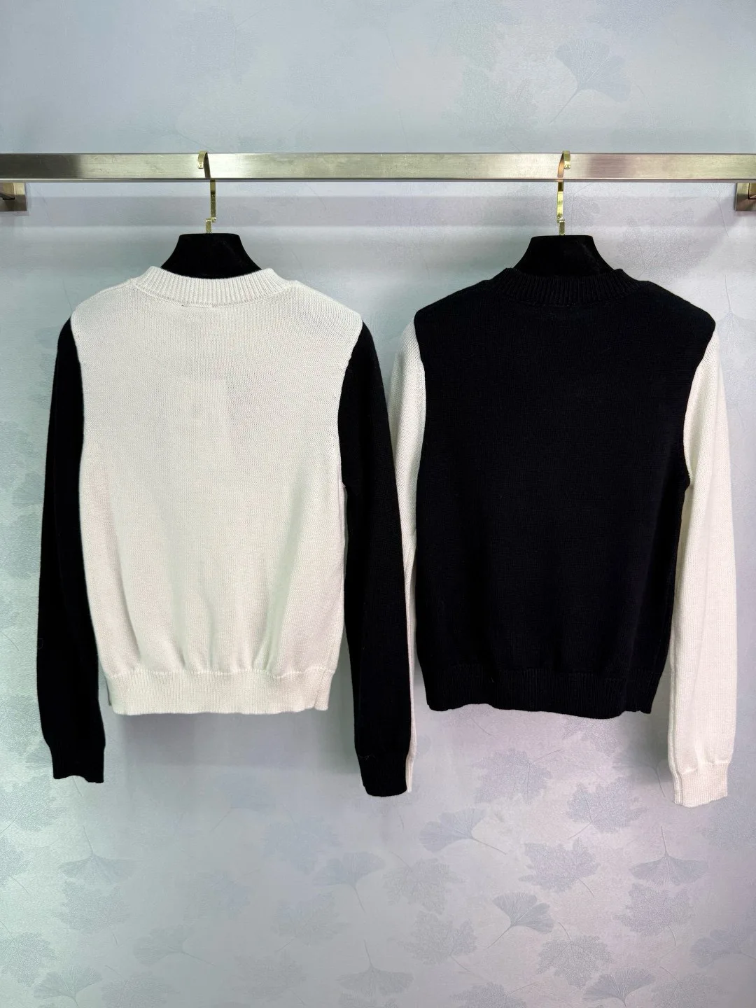 

2025 Autumn Winter New O-neck Raglan Chest Bowknot Women's Soft Wool Knitted Sweater Fashion Two-color Long Sleeves Top A28