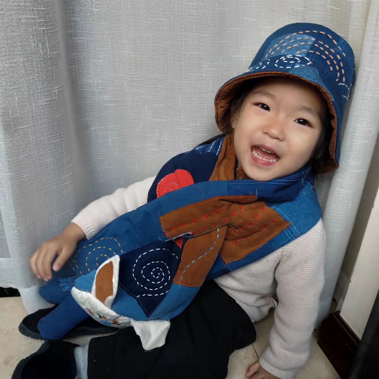 

Cartoon Inn Original Design Children's Bucket Hat and Scarf with Rabbit are made of Hand-made Blue Cloth with Embroidery