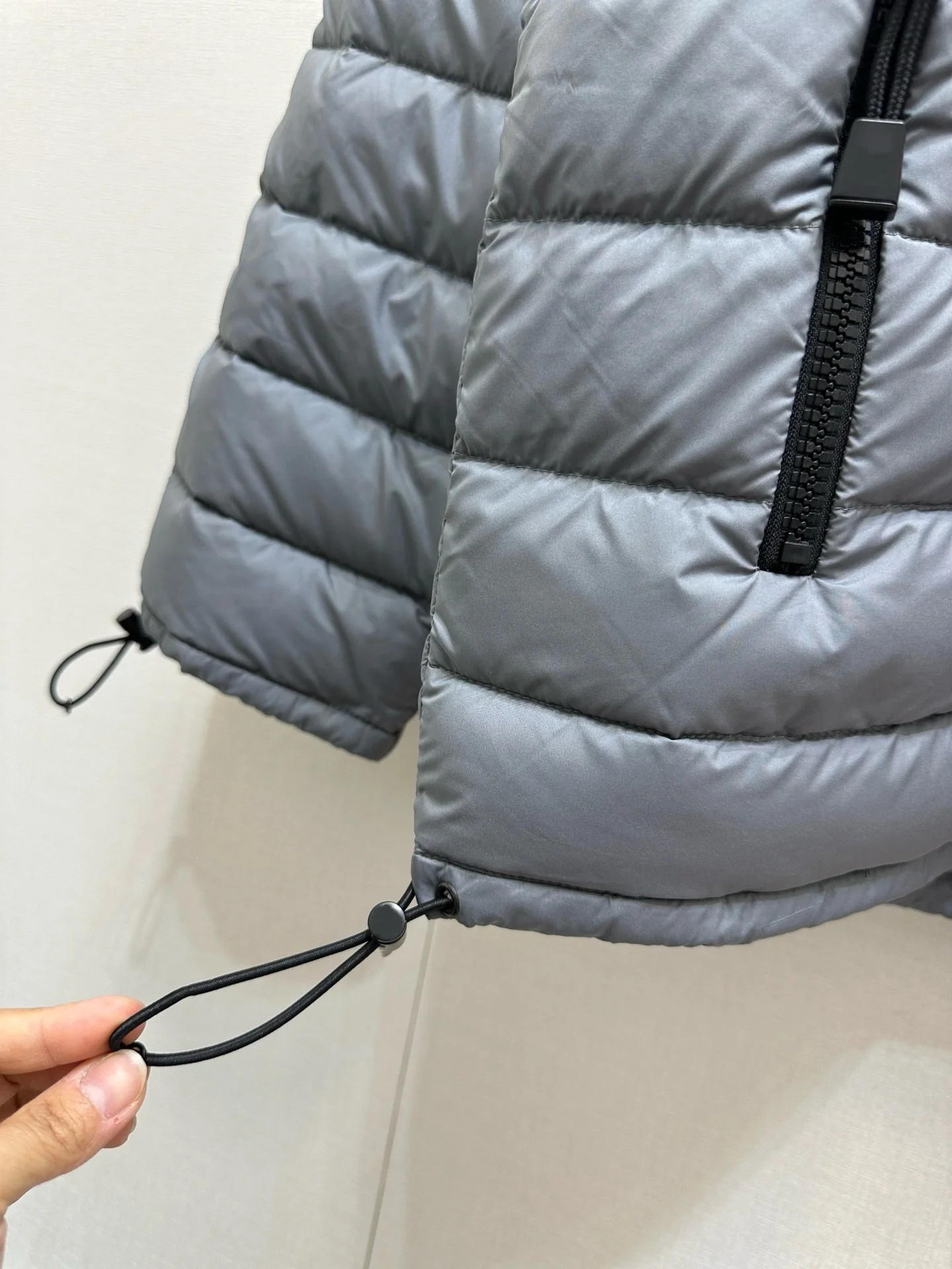 Women's Short Solid Color Seam With Zipper Pocket And Drawstring Long Sleeved Thick Slim Fit Office Casual 25 Winter Down Jacket