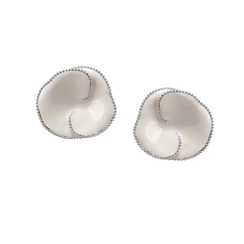 Pendientes de tuerca de flor Euphorbia de esmalte blanco de Plata de Ley 925, joyería elegante minimalista de diseño Original para mujer pequeña y grande