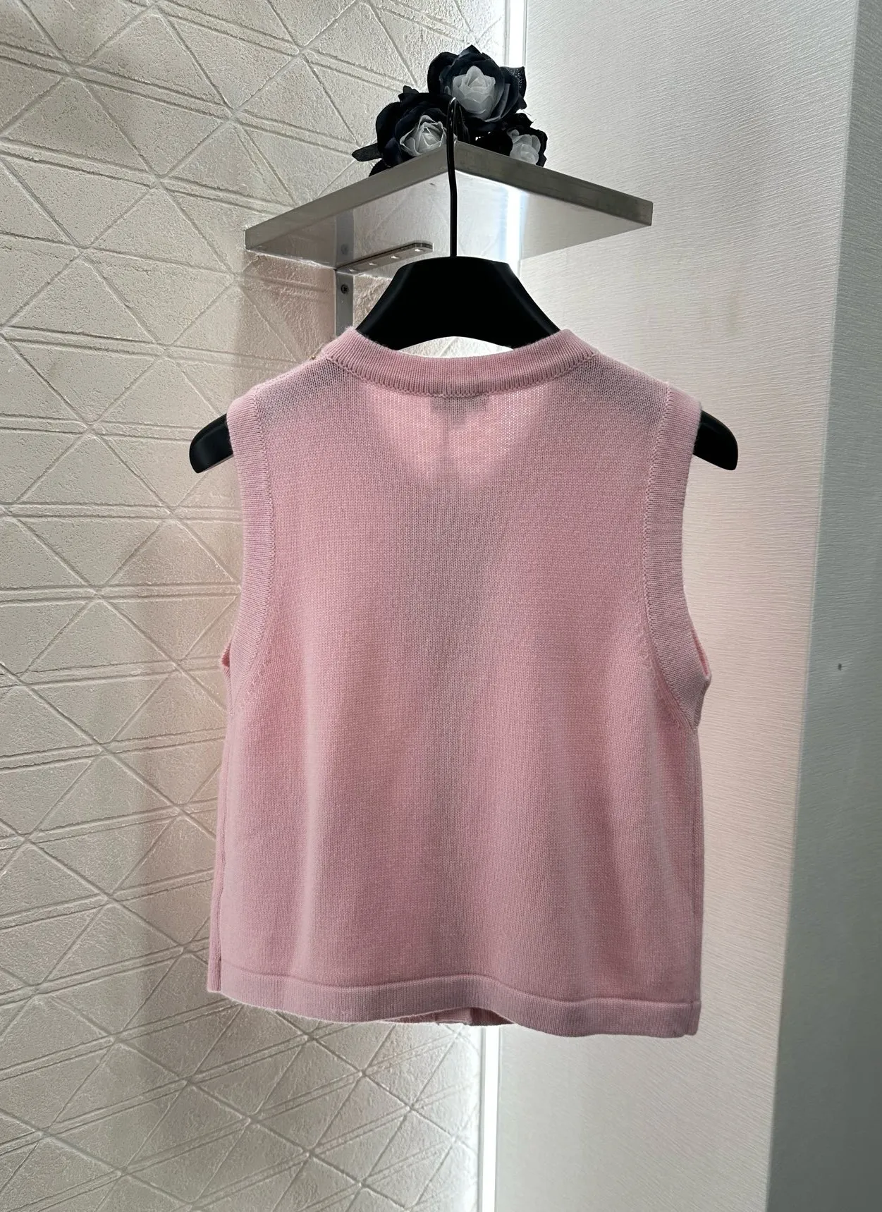 

2025 Summer New Women's Round Neck Cardigan Beading Knitted Vest Elegant Style