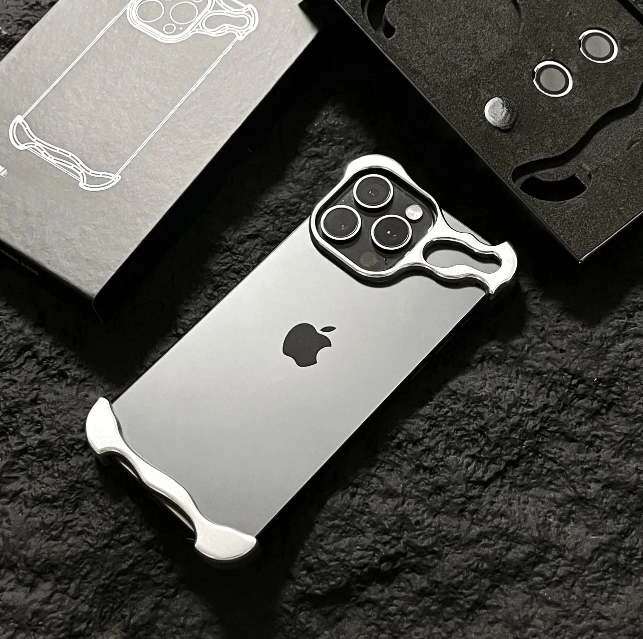 Nietypowe metalowe etui na telefon z ochroną obiektywu do iPhone 12 13 14 15 16 17 18 Pro Max, aluminiowa, odporna na wstrząsy obudowa. — zdjęcie produktu 7
