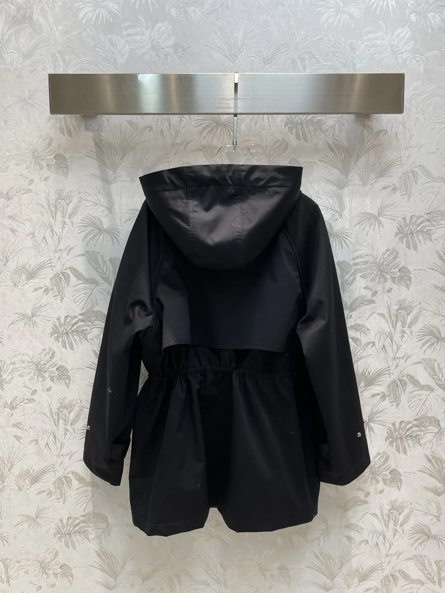 

High quality spring and summer women's hooded drawstring shorts windbreaker jacket SU283