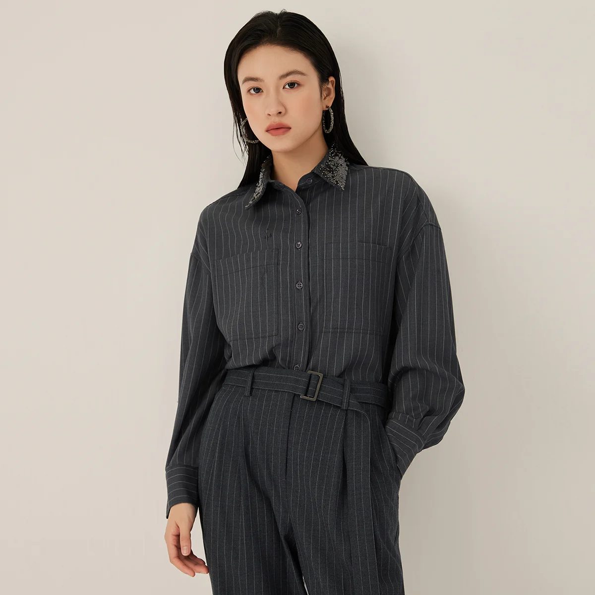 KL7523345 Luxuriöses, übergroßes, gestreiftes Hemd für Damen, 100 % australische Wolle, lange Ärmel, Button-Down-Bluse für Büro, lässig, schick
