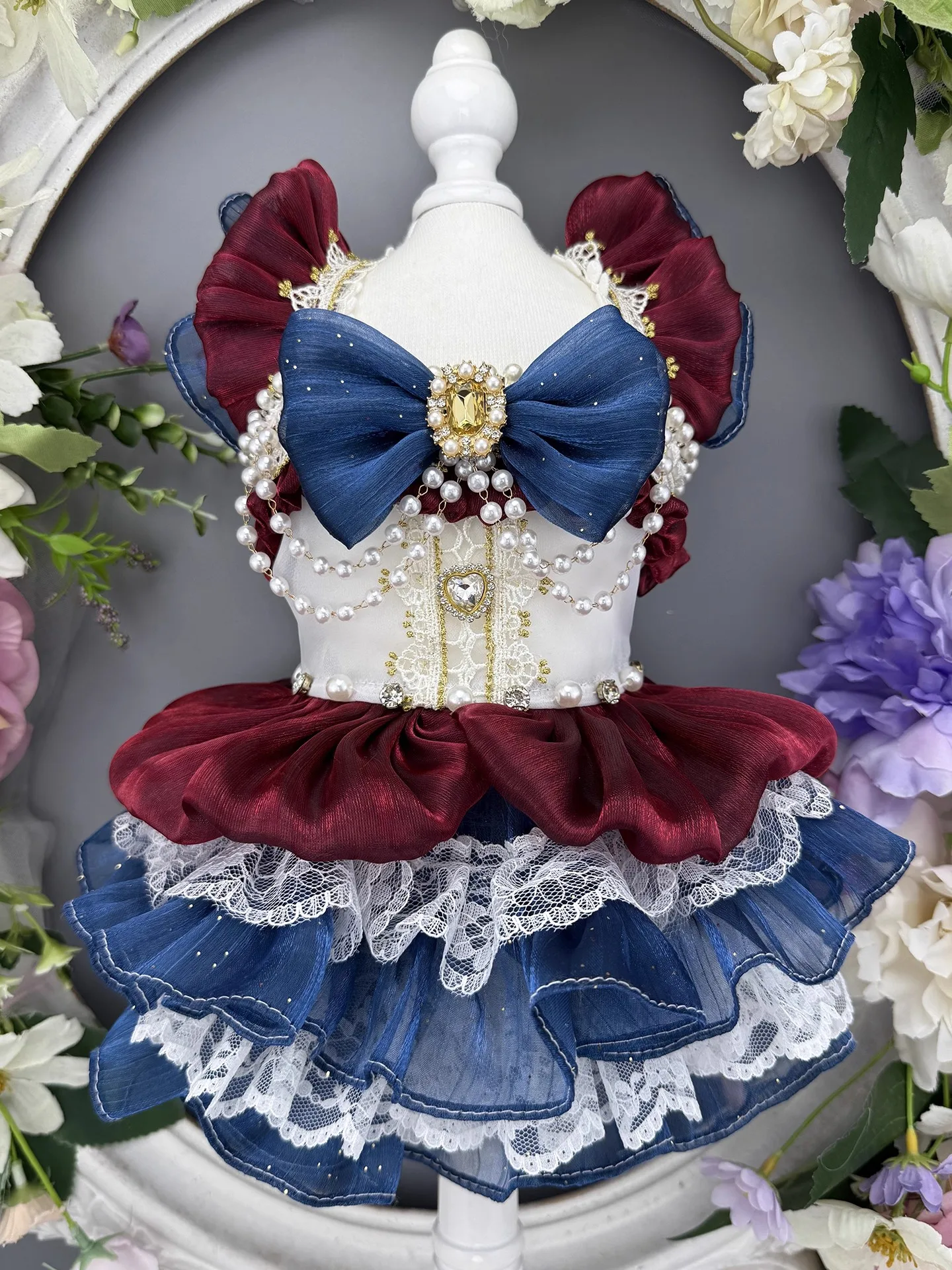 

Роскошное платье ручной работы для собак, кружевная пачка в королевском стиле с жемчужным бантом, элегантный наряд для щенка для маленьких собак, кошек, свадебной вечеринки, фотосессии