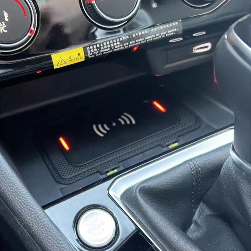 15W Auto-Wireless-Ladegerät, Kfz-Handy-Ladegerät, Ladepad, Ladehalterung für VW Jetta MK7 Teramont T-Roc T-Cross