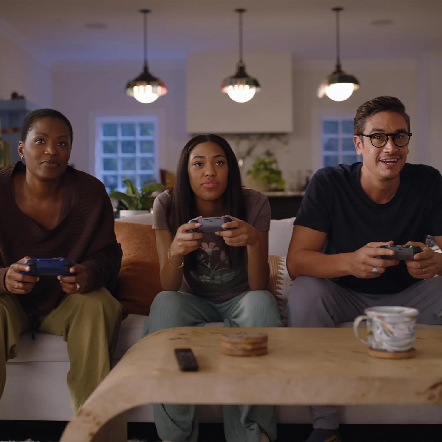 سوني بلاي ستيشن 5 سليم كونسول الإصدار الرقمي - إصدار هونج كونج (شاحن هونج كونج مع محول القابس HK إلى الولايات المتحدة) #6