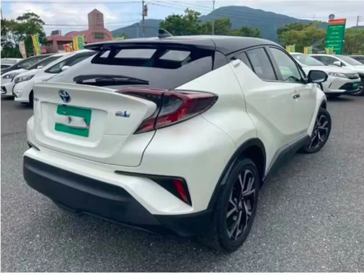 

SALES DISCOUNTS BUY NOW Selling Toyotai CHR excellent condition fuel efficient reliable low mileage stylish