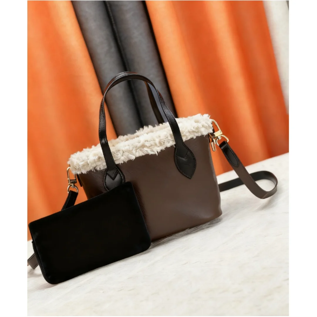 

2025 New Women's Fashion Full Matching Alphabet Printed Lamb Wool Inside Crossbody Handbag