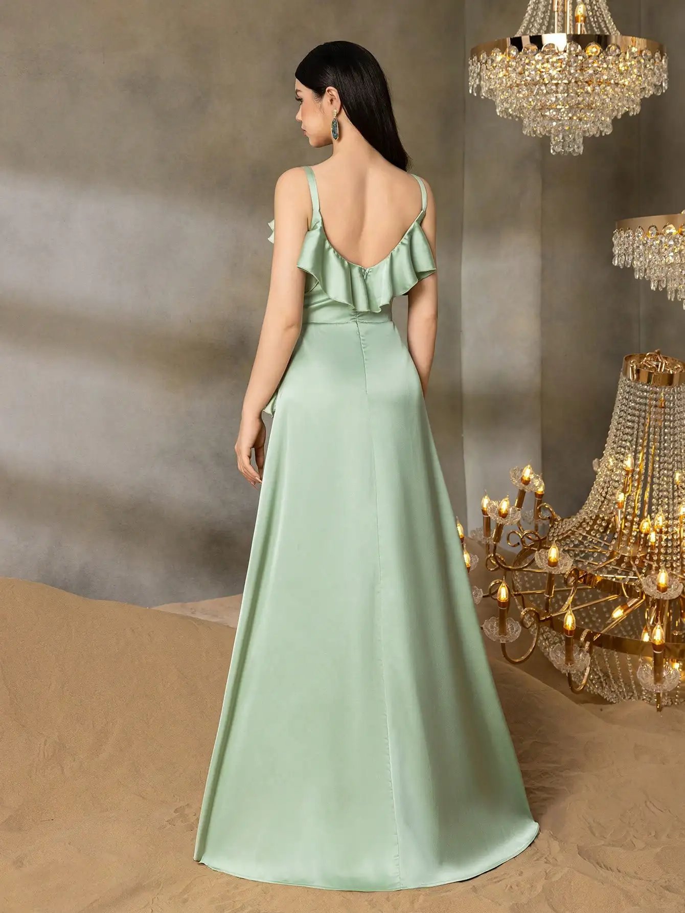 섬세한 얇은 끈, 러플 장식의 보디스, 플레어드 A라인 스커트가 있는 우아한 십대용 정장 드레스 - 갈라, 정식 만찬용