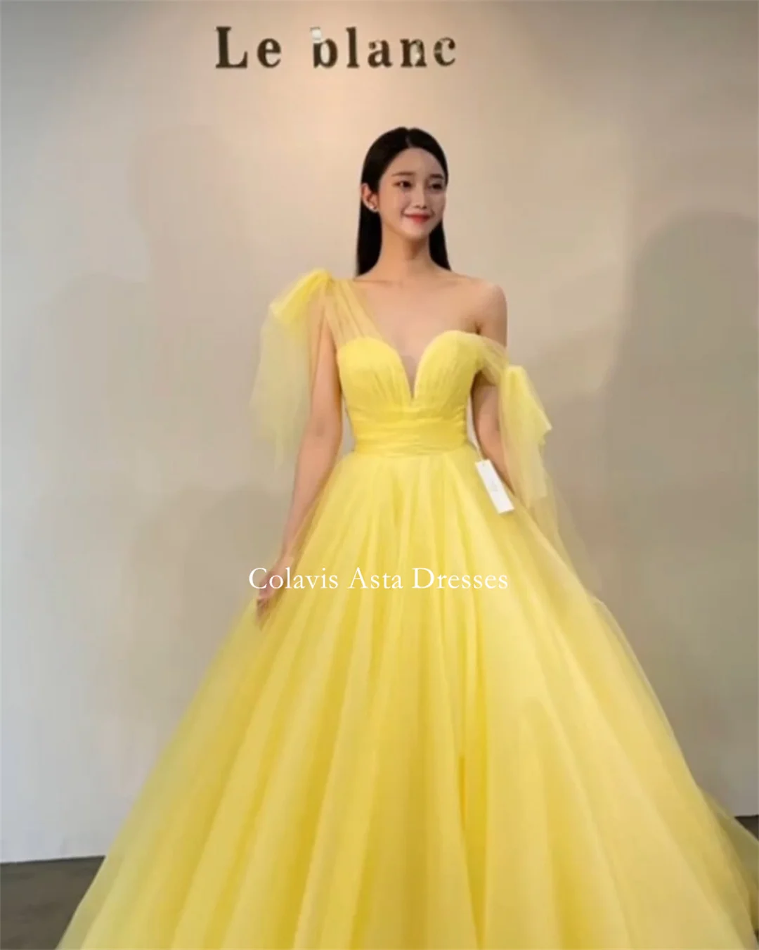 SONDR V-Neck Party Korea Evening Dress Customized Formal Prom Dress Tulle Pleated Yellow Sleeveless Evening Gown Bridal