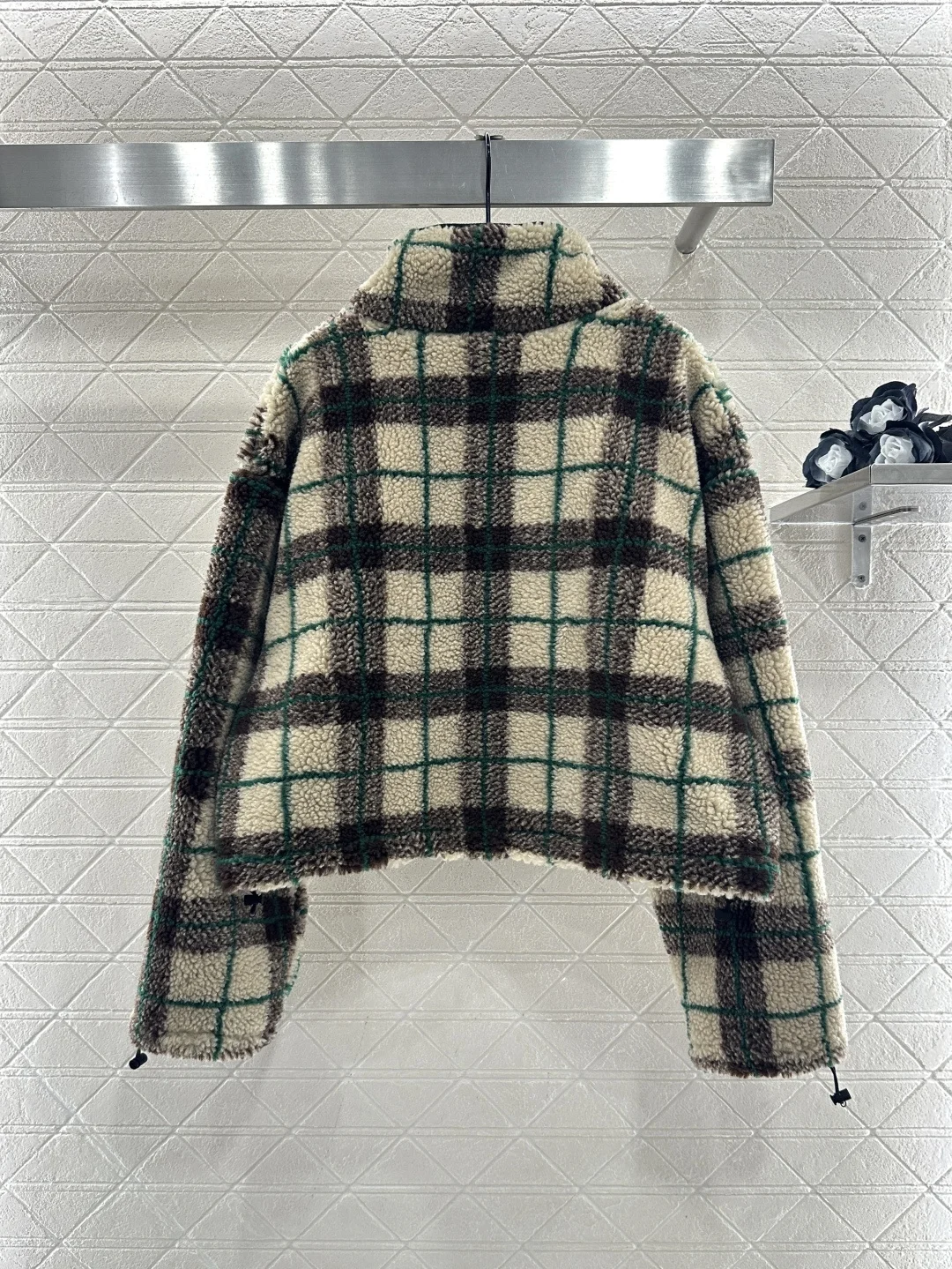 

2025 Pattern-Matched Plaid Cropped Jacket, Fuzzy Drop Shoulder Overshirt with Drawstring Waist for Fall Winter Layering