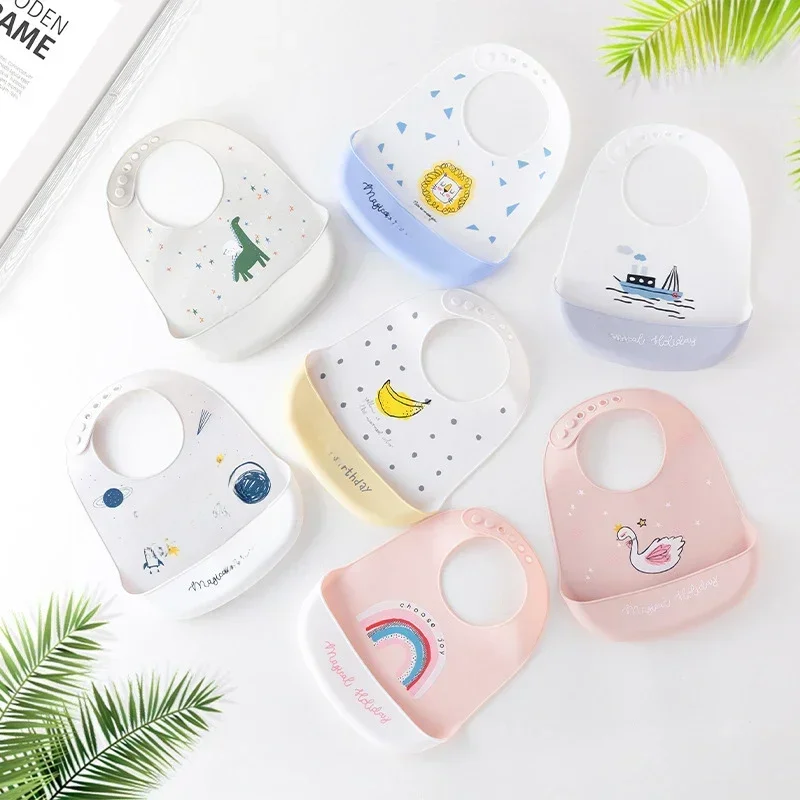 Bavoirs en Silicone souple pour bébés garçons et filles, bavoir imperméable pour nourrissons, tabliers de dessin animé pour nouveau-nés, bavoirs pour tout-petits, tissus pour rots, Bandana