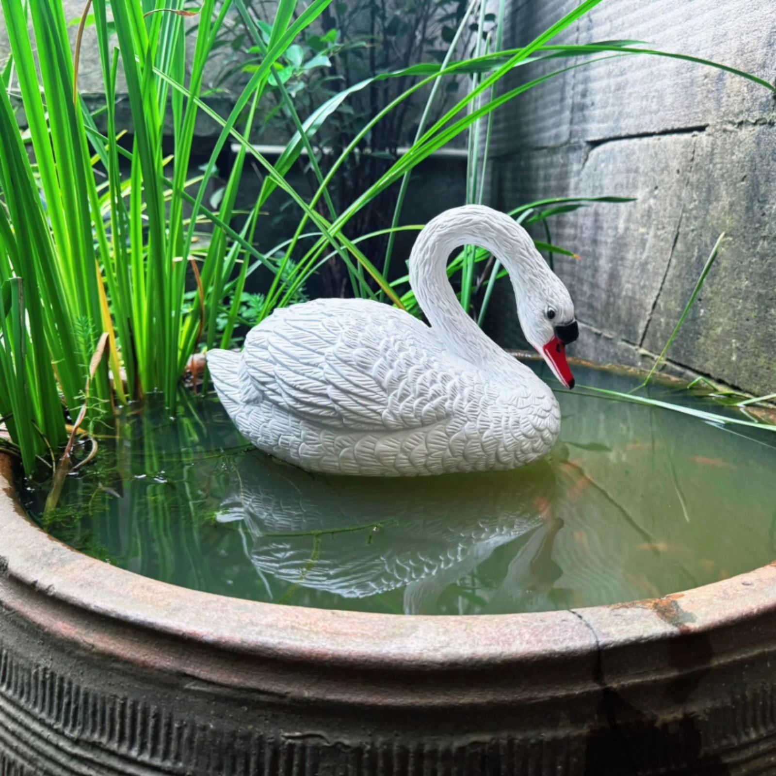 White Swan Ornament Swan Figurine Buoyant Animal Statue Garden Decor Lawn Ornaments for Pond Water Garden Pool