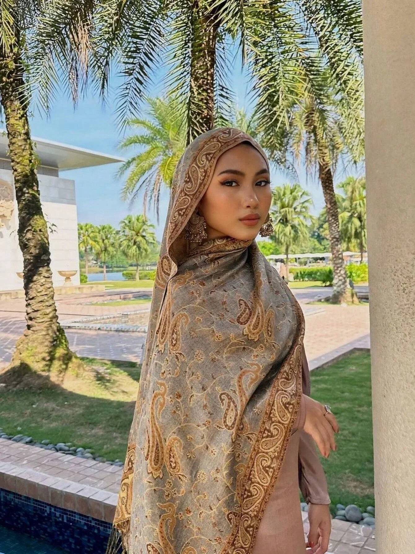 Écharpe à motif de fleurs pour femmes, Style National, Jacquard Pashmina, pompon en cachemire, châle classique, résistant au froid, Protection chaude du cou