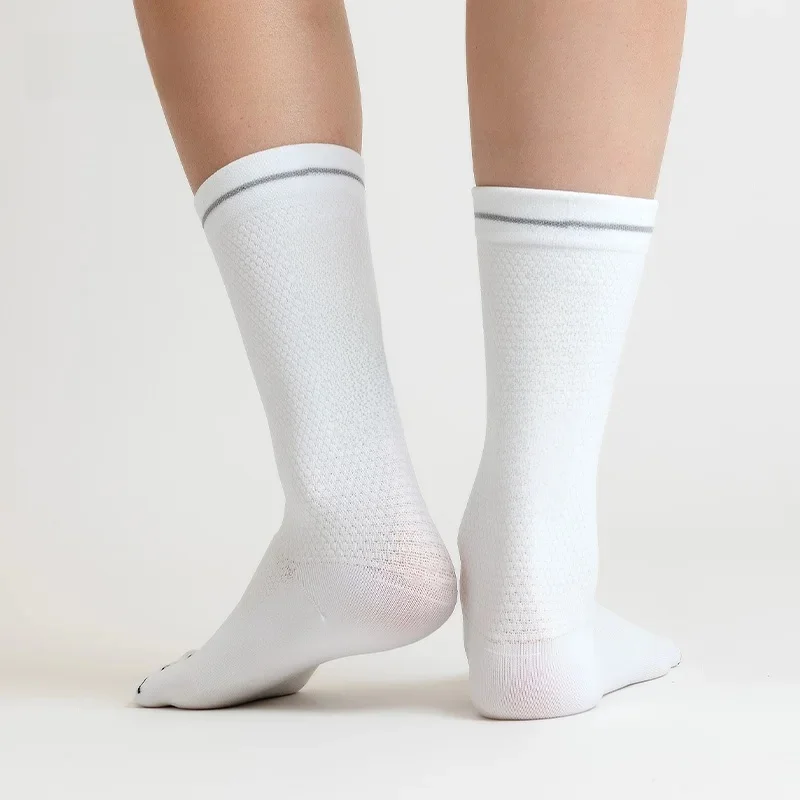 AliExpress INBIKE Cycling Socks Reflective Safety Pro Unisex Cycling Road MTB Sport Socks Stockings High Stretch Running Bike Accessories