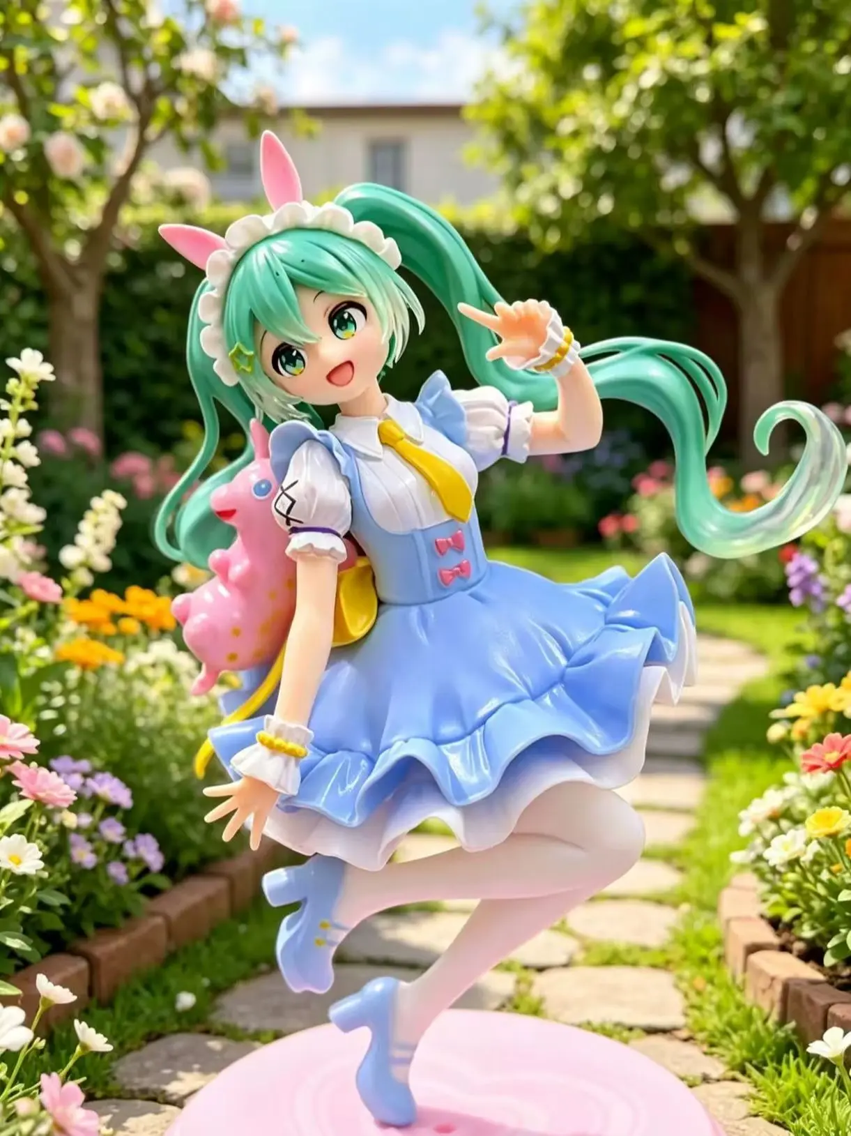 Hatsune Miku - Lodi Colt Peripheral Figurine Model Table Decoration, Birthday Gift, Trendy Toy Scene Decoration, Car Decoration