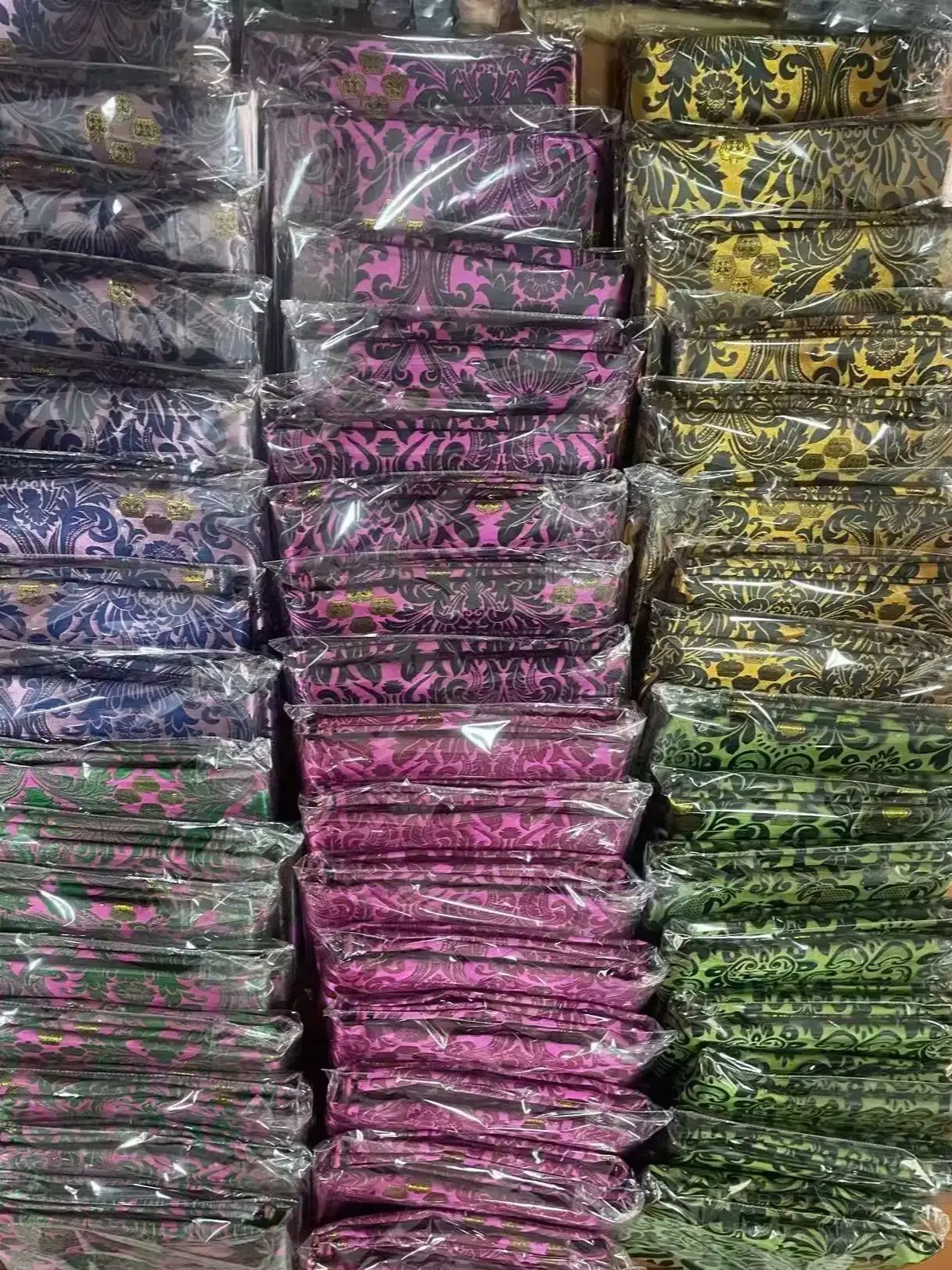 2026 Afrikaanse Luxe Multicolor Damask Stof 5 Yards Hoge Kwaliteit Modieus Bruiloft Feest Hoofddoek Hoed Outfits - afbeelding 2