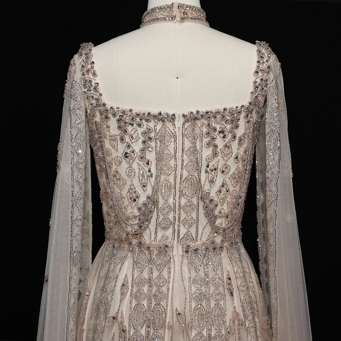 Sharon Said Elegantes Dubai Nude Arabisches Abendkleid mit Cape-Ärmeln Choker Weinrot Hochzeitsfeierkleider SS543 Maßanfertigung – Detail 16