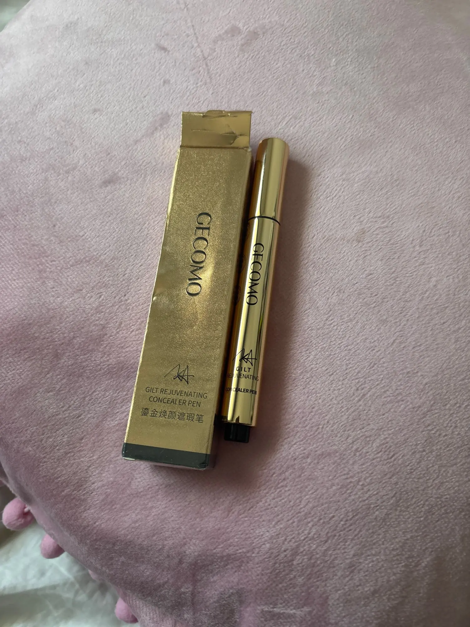 GECOMO Press Concealer Pen Liquid Concealer Long Lasting Moisturizing Not Fading Base Makeup Face Invisible Pores photo review