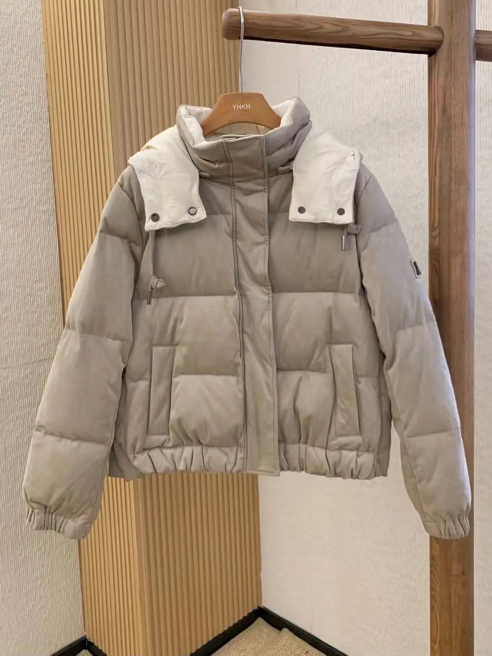 

Осенне-зимний повседневный женский пуховик с капюшоном