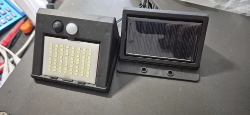 Applique murale solaire LED d'extérieur avec détecteur photo review