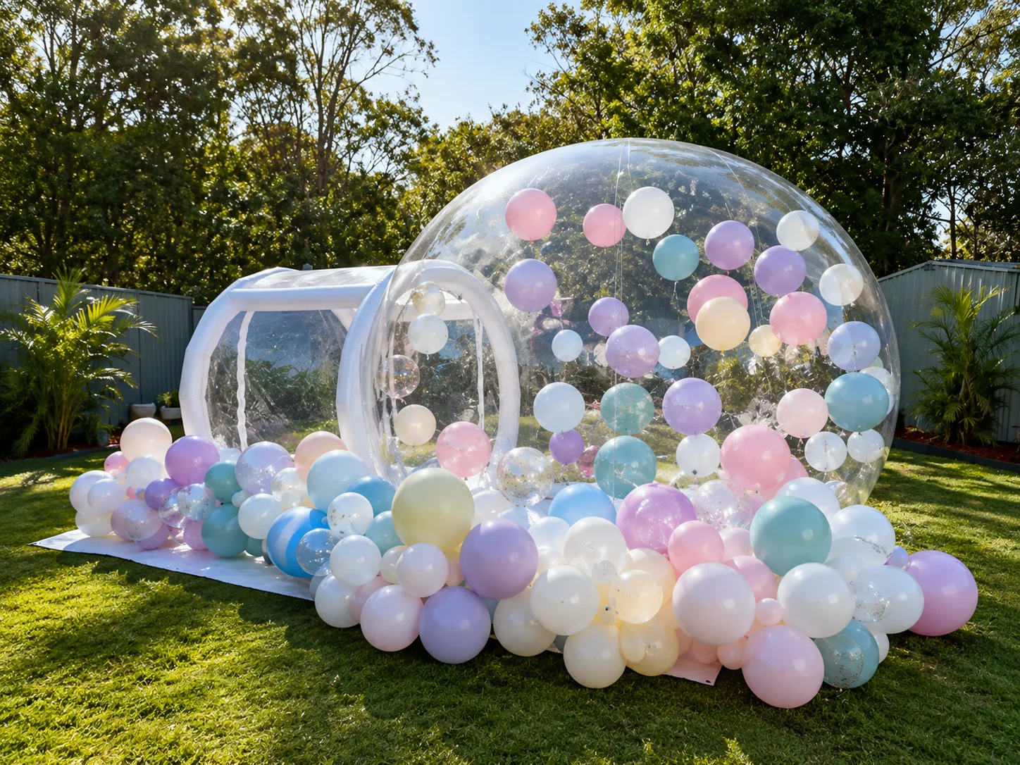 Tente bulle gonflable transparente d'extérieur, dôme d'exposition gonflable commercial, tailles 2,5m / 3m / 4m, conçue pour les événements, les expositions, les mariages et les fêtes.