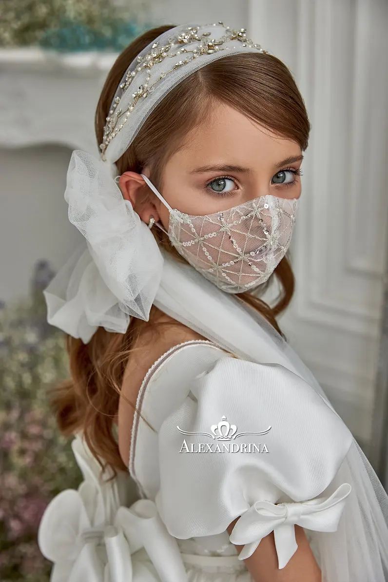 Vestidos de flores de satén blanco para niña, vestidos bohemios de manga corta con cuentas, lazo grande en la espalda, vestidos de fiesta de cumpleaños para niños pequeños, vestido de primera comunión