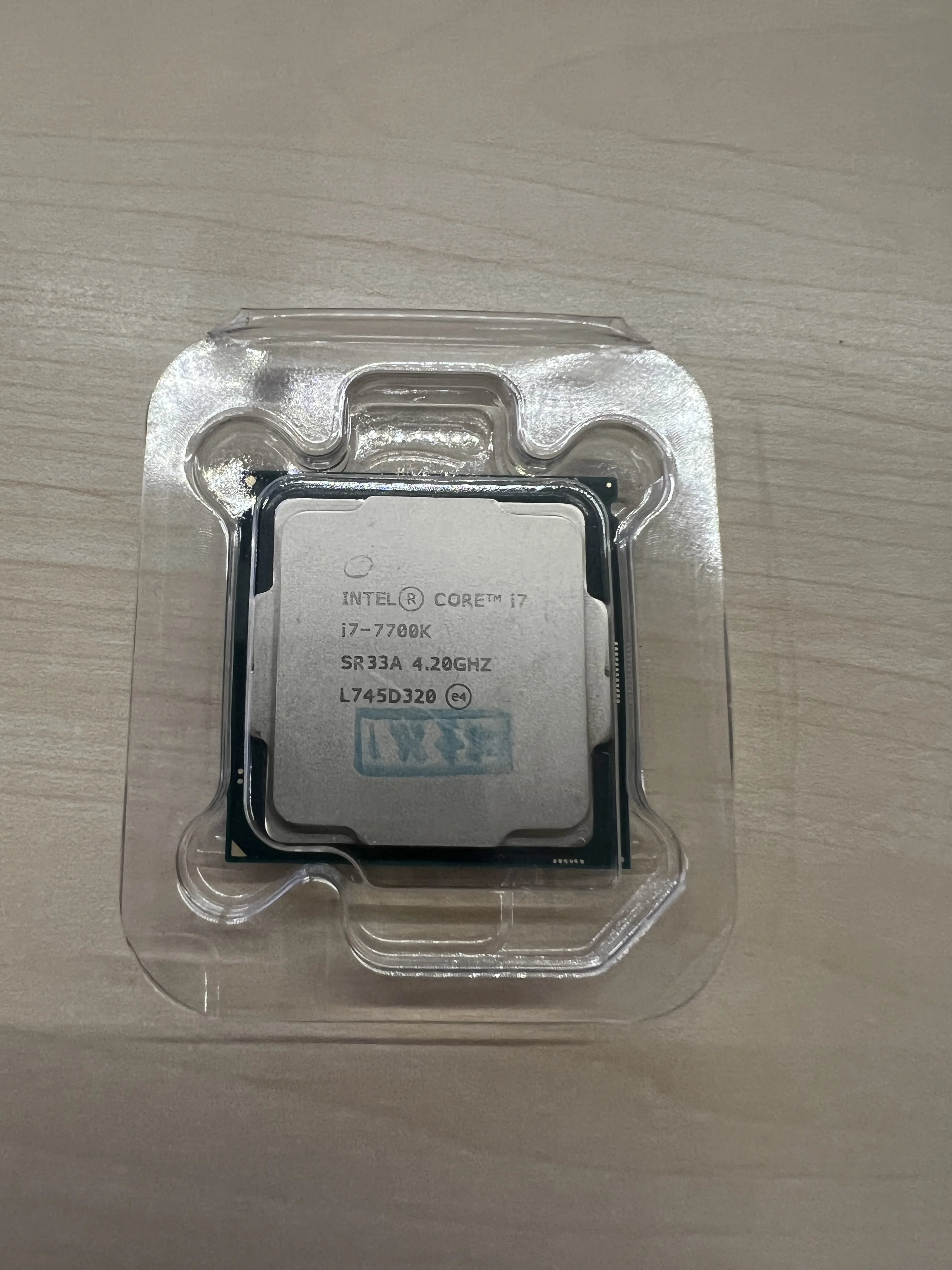 Intel Core i7 7700K 4.2GHz Quad-Core Eight-Thread 8M 91W CPU Processor LGA 1151 photo review