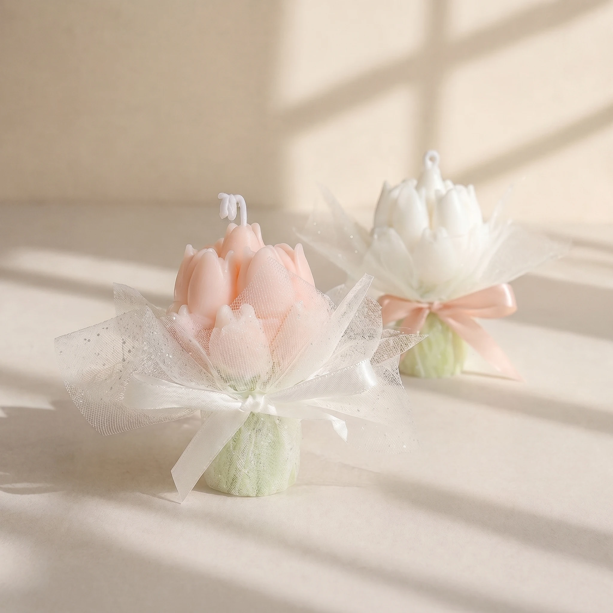 Tulip Bouquet Scented Candle Handmade Flower Soy Wax Aromatherapy Candle Gift For Girls Women Birthday Anniversary Home Decor