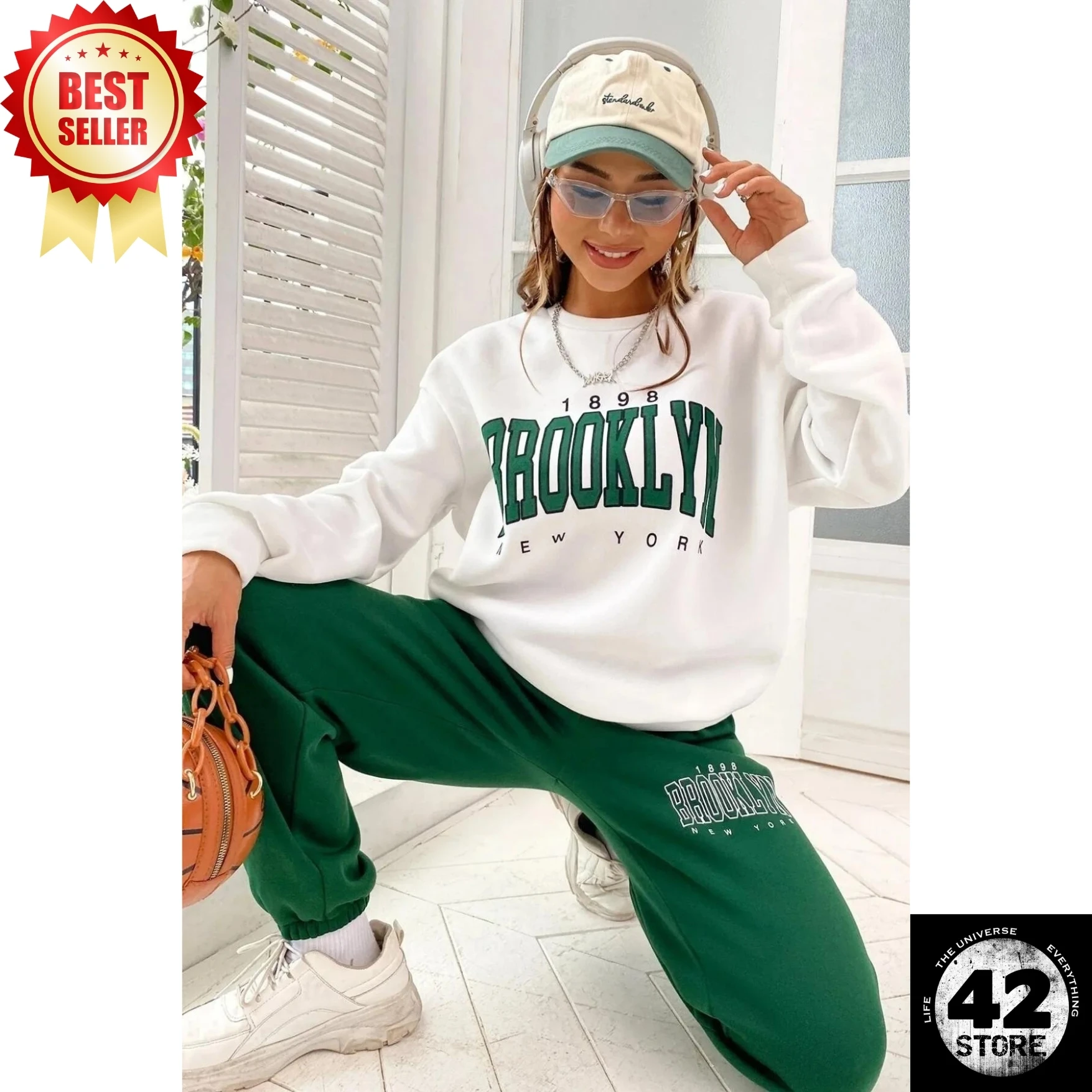 Women\'s Green White Brooklyn Print Loose Fit Crew Neck Bottom Top Tracksuit Set