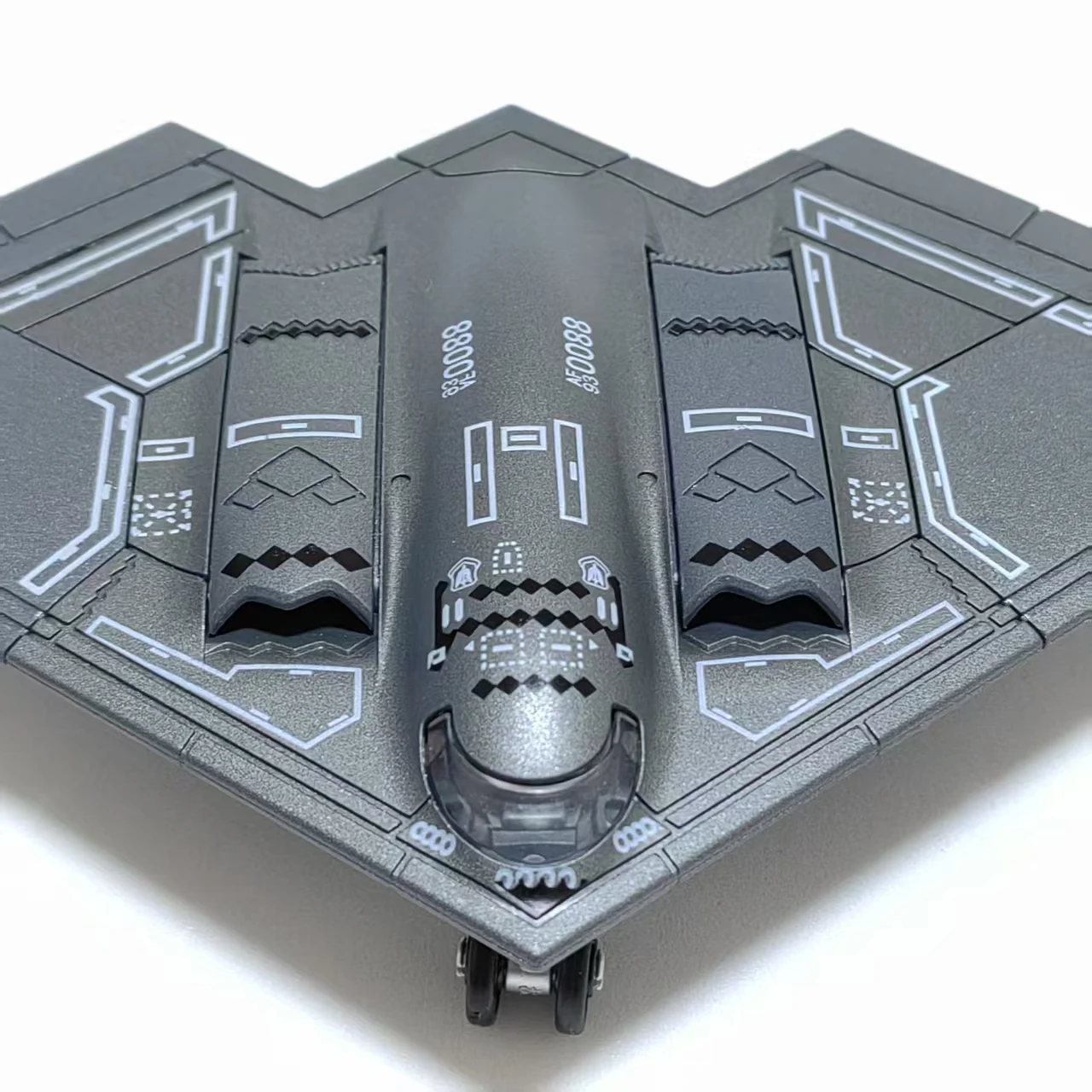 نموذج مقياس بلاستيكي B-2 Spirit 1/200 (بما في ذلك القاعدة) مجموعة ديكورات منزلية هدية إبداعية لعيد الميلاد والجمعة السوداء #4