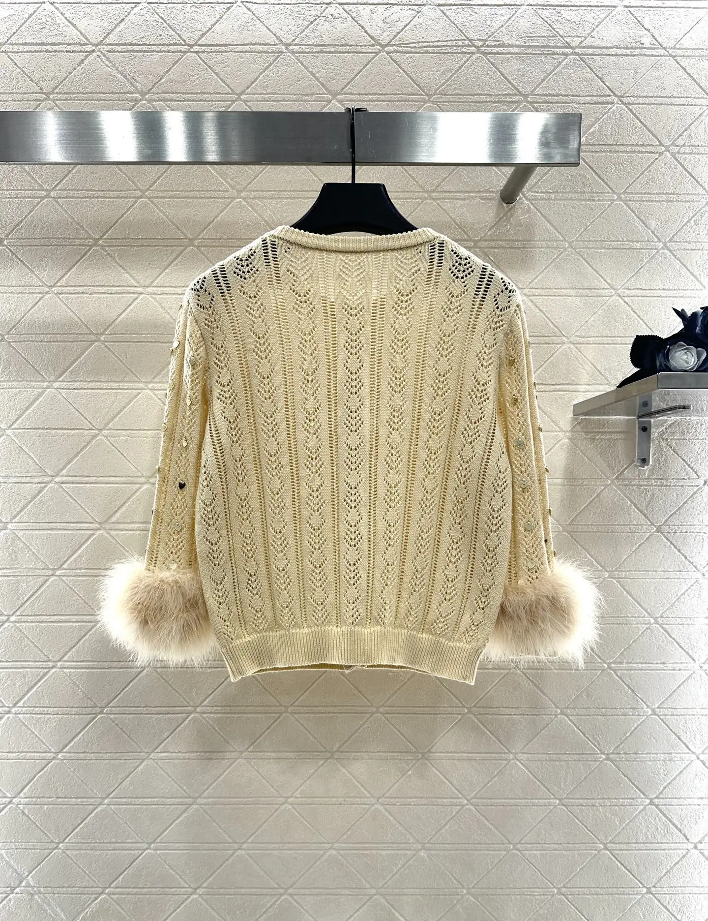 

Новый осенний женский свитер с перьями, расшитым бисером и блестками, вязаная карточка, мягкий удобный женский свитер высокого качества 2025 XUAN059-0460