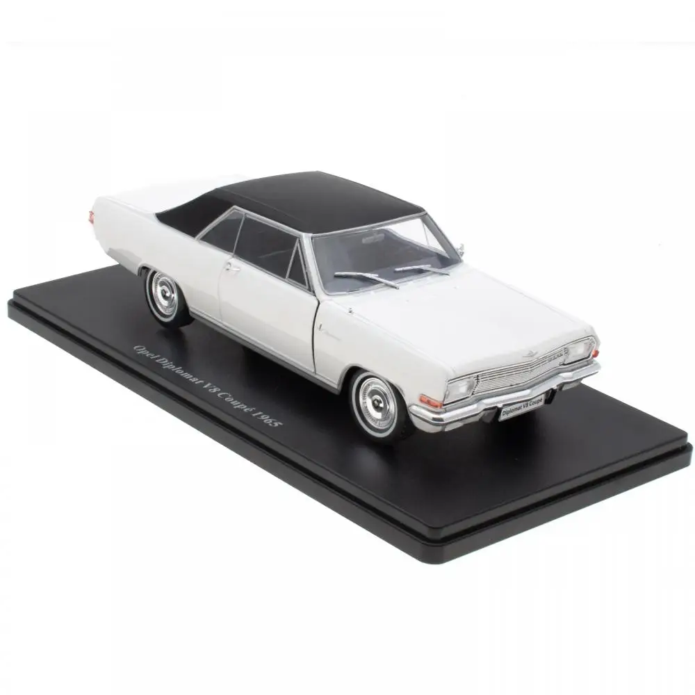 Hachette, Classique Car Diplomat V8 Coupé 1965 Allemagne Miniature Moulée sous pression, Échelle 1:24, Collection De Luxe Collection Sans Facículo, Emballage de vitrine d'origine, Base d'identification avec marque, modèle et année