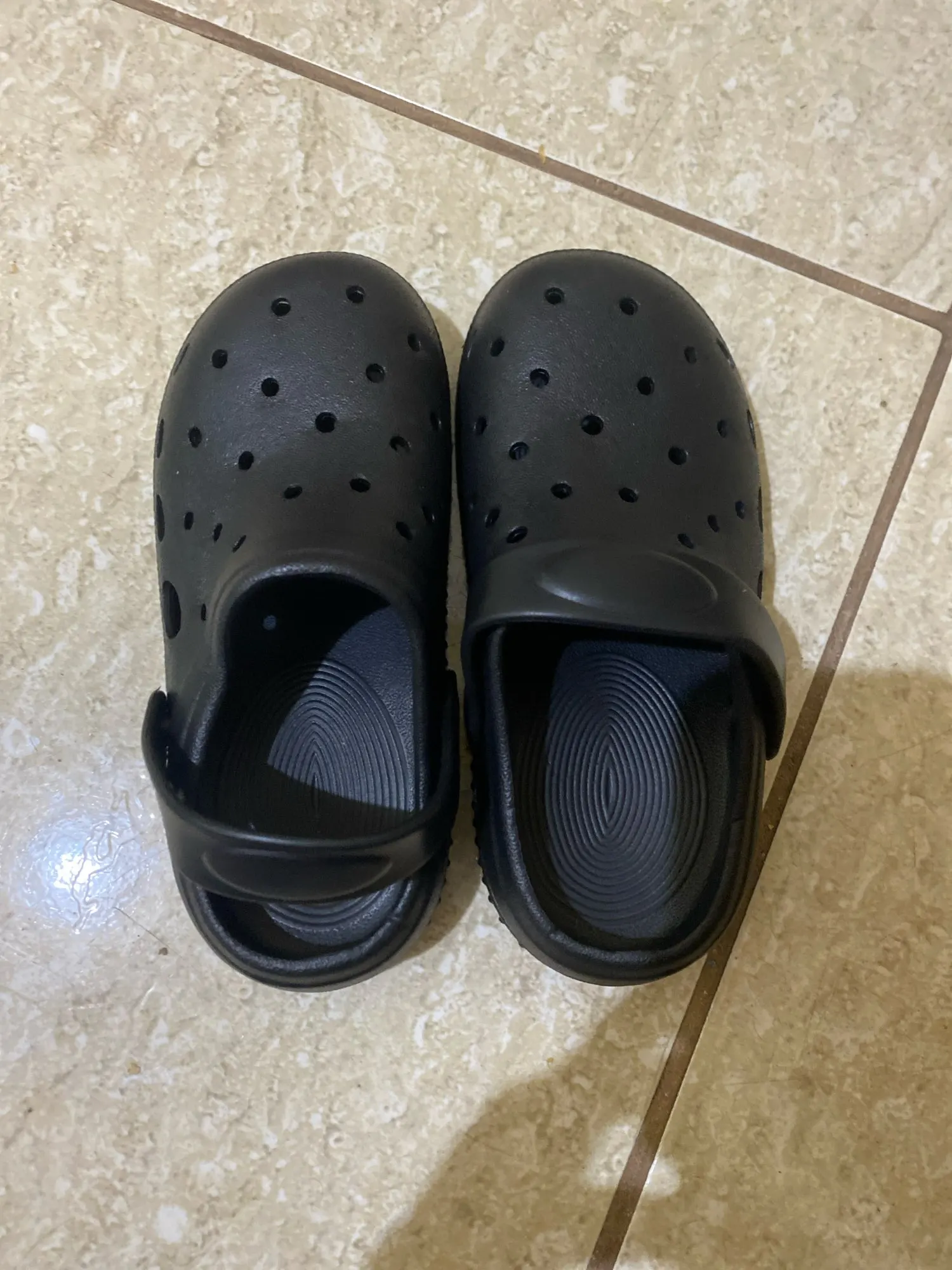 Kids Sandals Hole Children's Shoes Slippers Soft Anti-Skid Simple DIY Design Hole Baby Shoes Sandy Beach For Boys Girls photo review