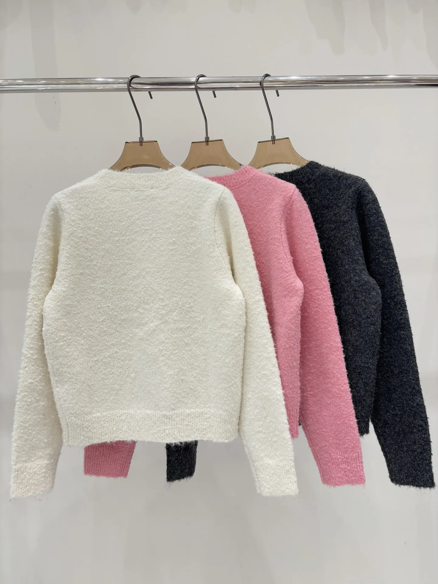 

25 autumn/winter new women's fashionable round neck knitted loose long sleeved temperament pullover sweater