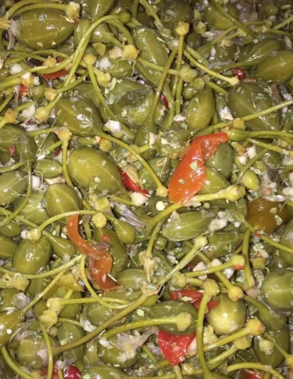 Squisiti capperi vestiti con ingredienti naturali: una delizia Gourmet