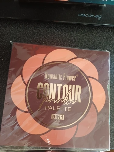 9-Color Dark Bronze Foundation Palette, for Contouring, Concealing, Setting Makeup, Oil Control, Shading, and Nose Shadowing, with a Matte Finish and Subtle Shimmer photo review