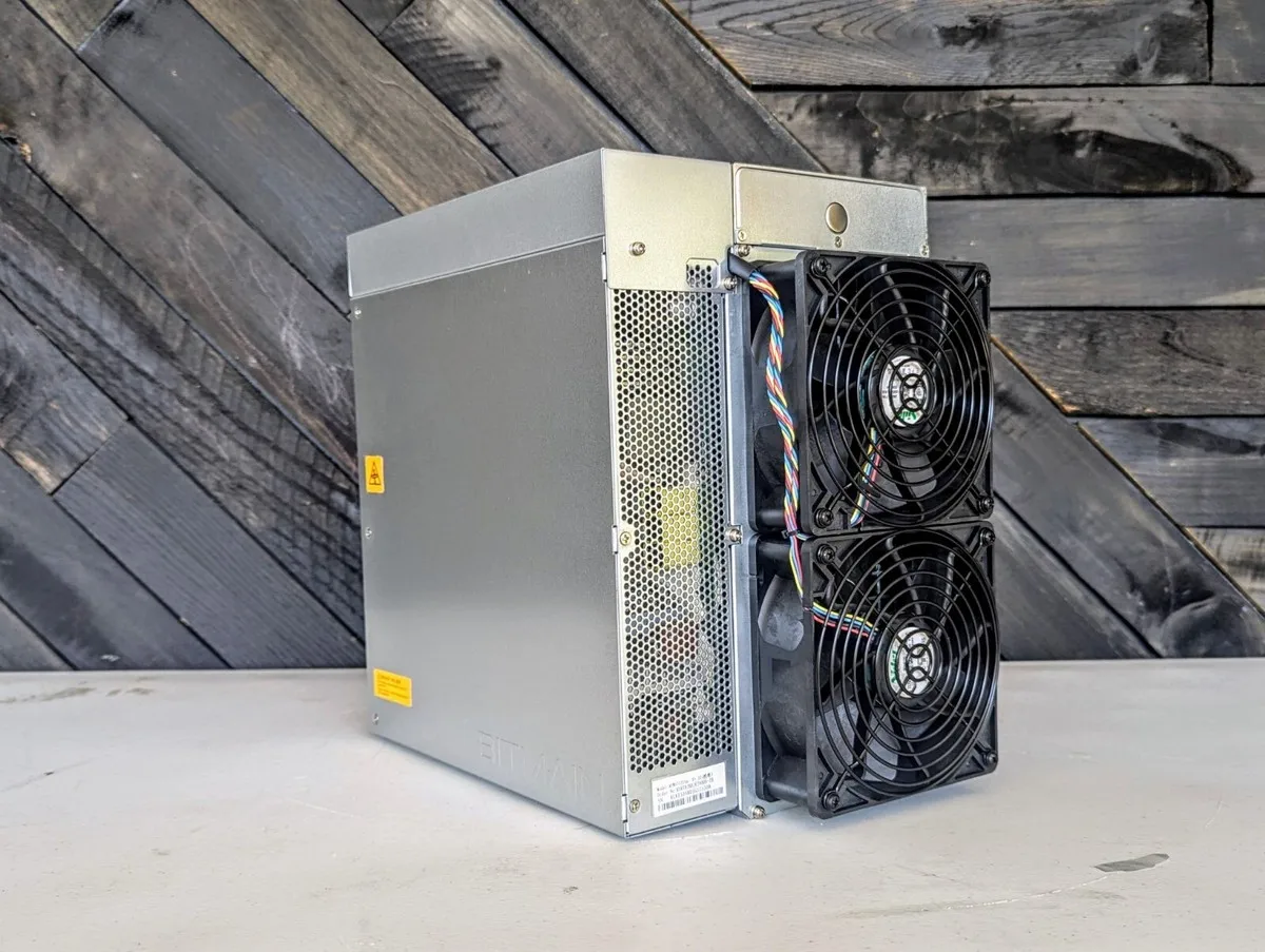 새로운 BITMAIN Antminer L9 16GH/S 3360W LTC / DOGE 코인 채굴기의 빠른 판매 재고 있음