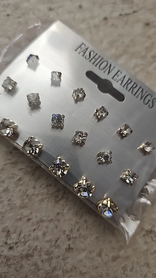 9-Pairs Sparkling Classic Stud Earrings Set for Women，Rhinestone Studded, Perfect for Everyday Wear and Festive Celebrations photo review