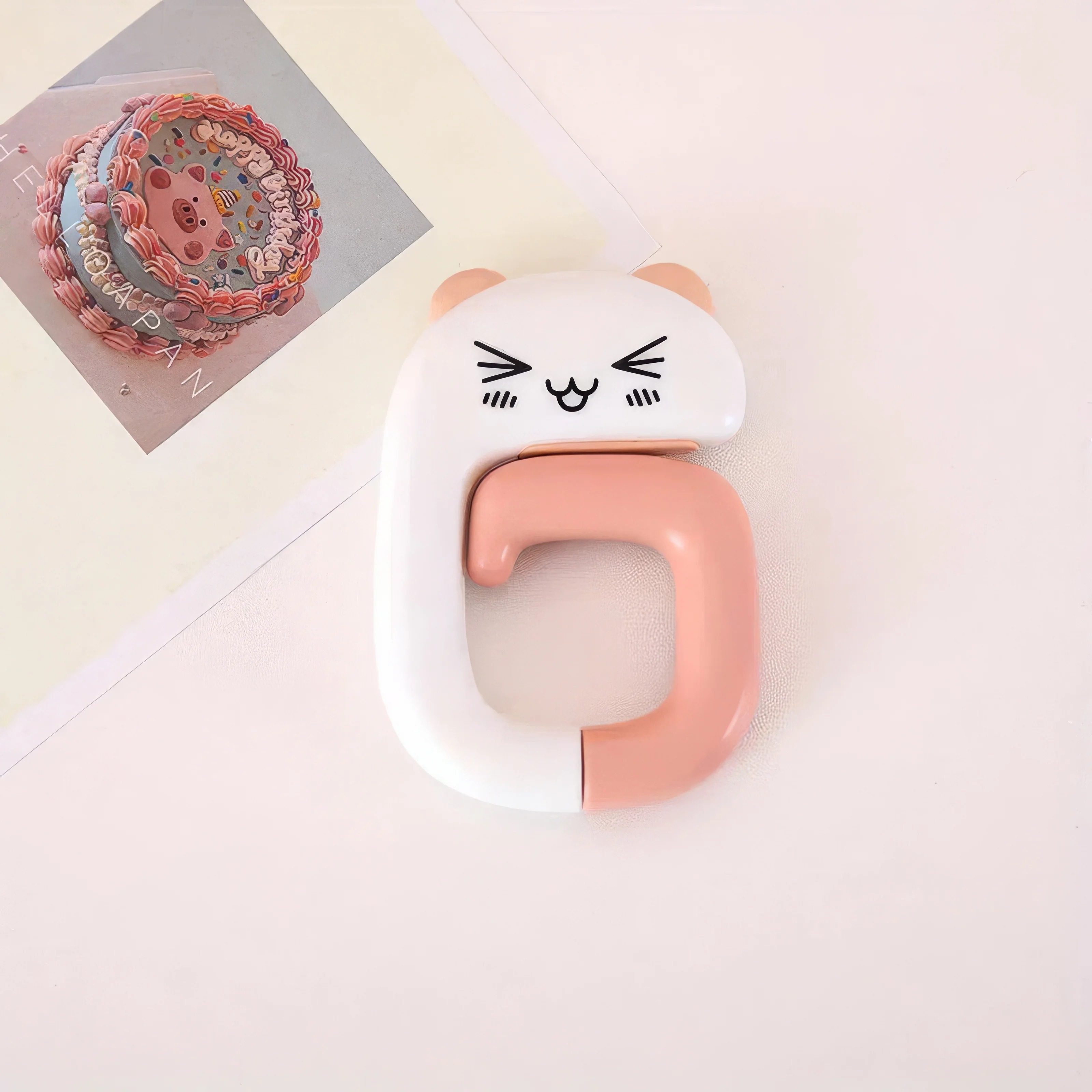 1 Travel Portable Cute Handbag Hook, Pink Cat Shaped Design, Side Hanging Bag Tool, Can Be Securely Hung on Any Desktop