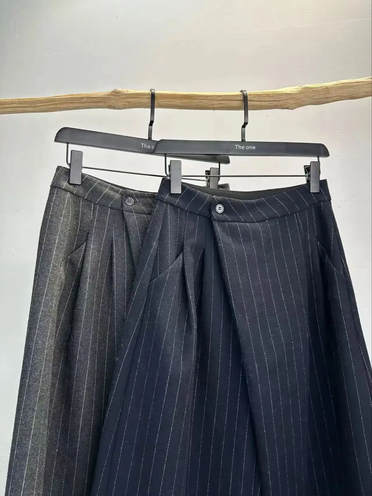 Minimal loose fashionable wool blended trousers