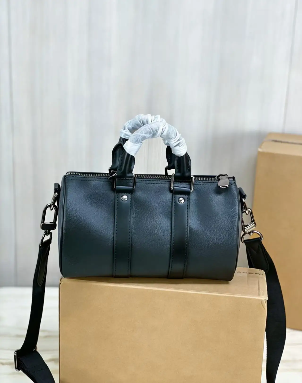 

2025 New Casual Unisex Classic Black Canvas Handbag Shoulder Bag Crossbody Bag Travel Couple Bag (25-15-11cm) P6