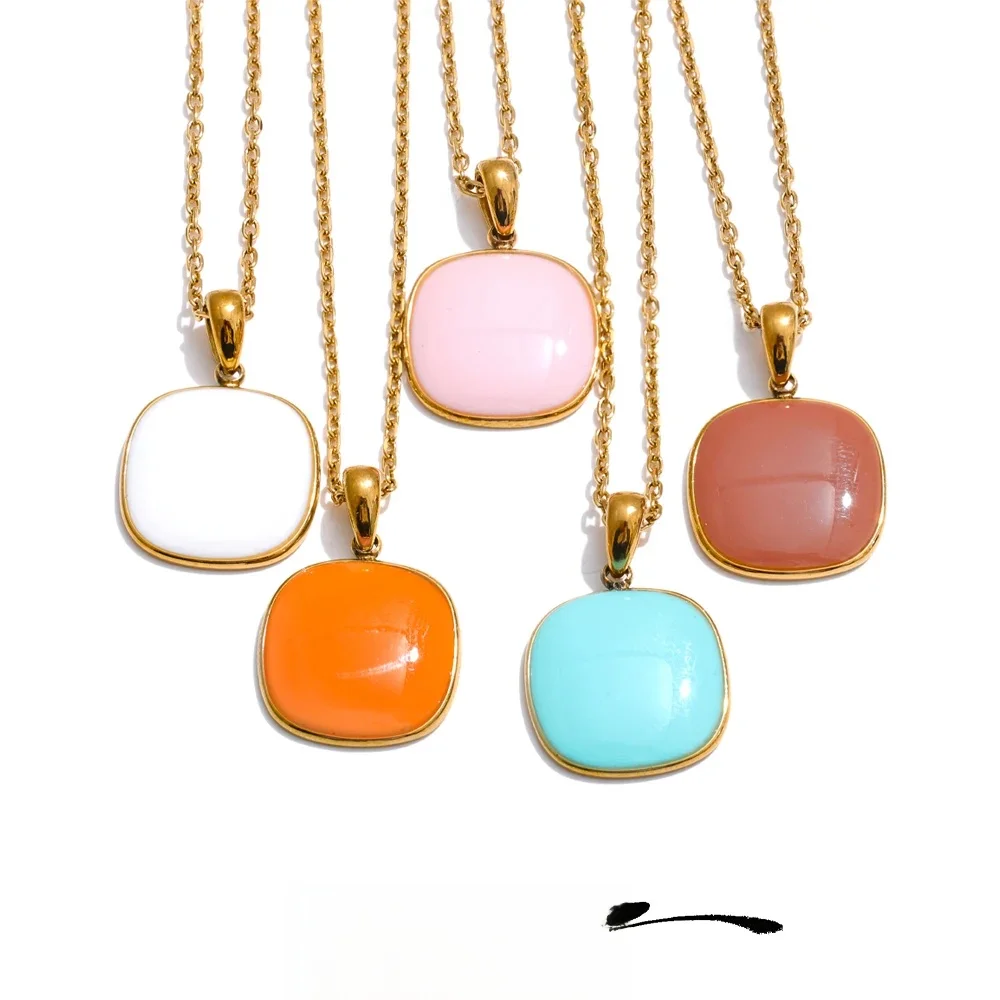 Yhpup Candy Color Sweet Square Anhänger-Halskette, Edelstahl, goldfarben, PVD-beschichtet, Basic-Modeschmuck für Damen