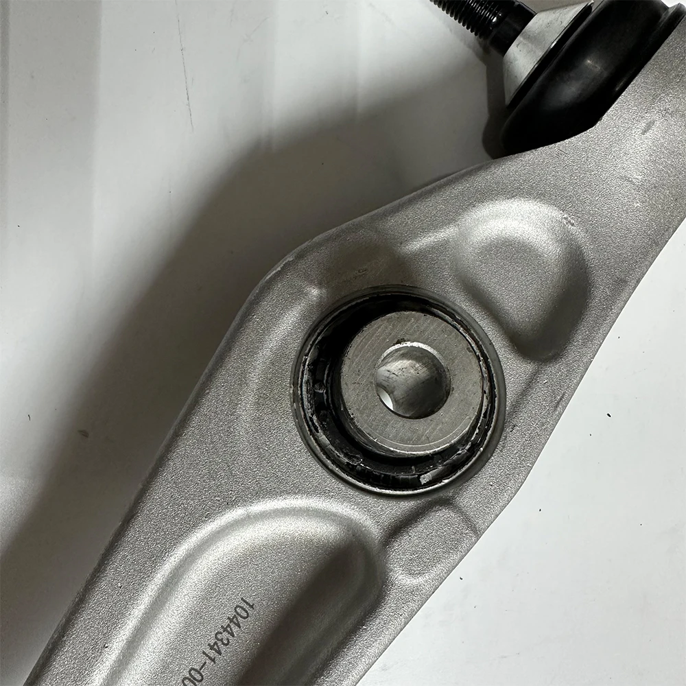 1044341-00-D Front Left & Right Side L=R Lower Rearward Control Arm For 2017-2021 Model 3 104434100D